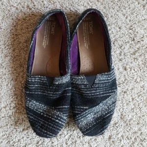 Tom's black and grey ladies 9.5